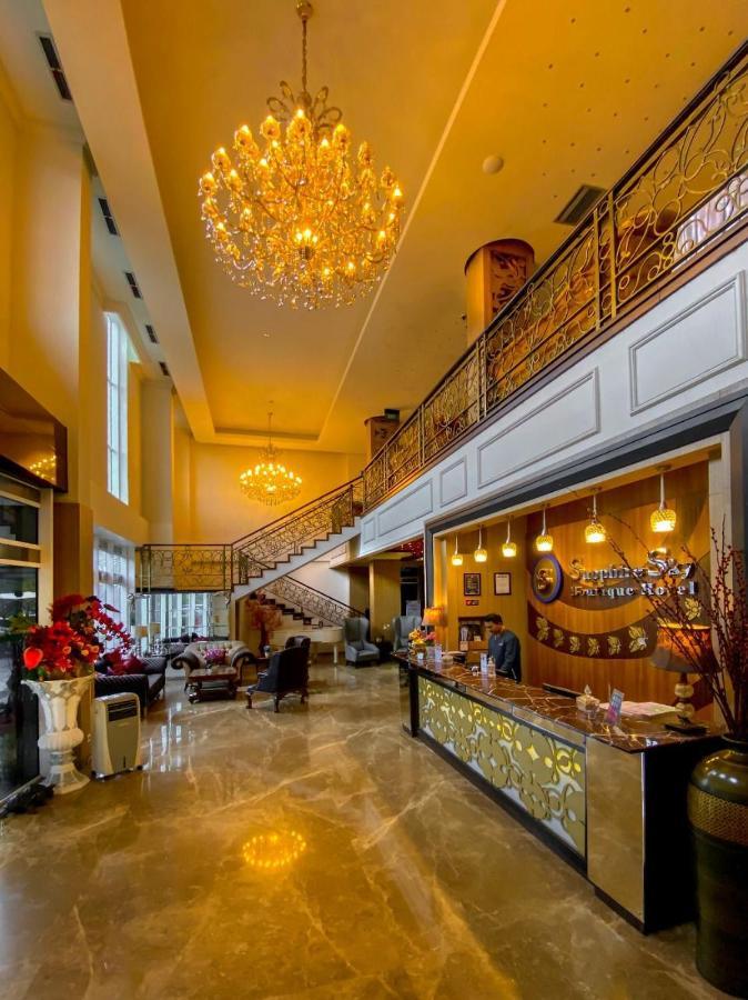 Sapphire Sky Hotel & Conference Serpong Exterior foto