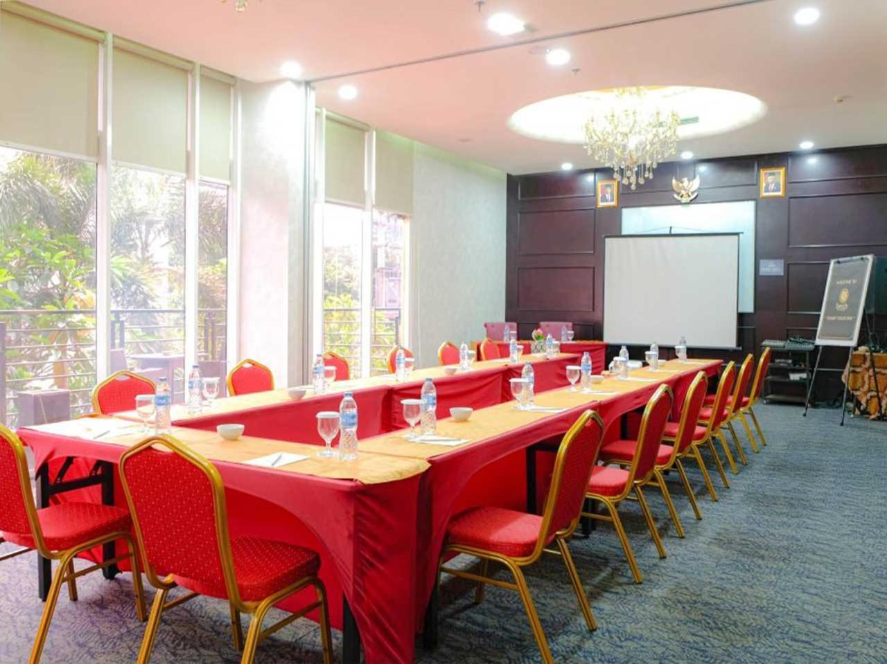 Sapphire Sky Hotel & Conference Serpong Exterior foto