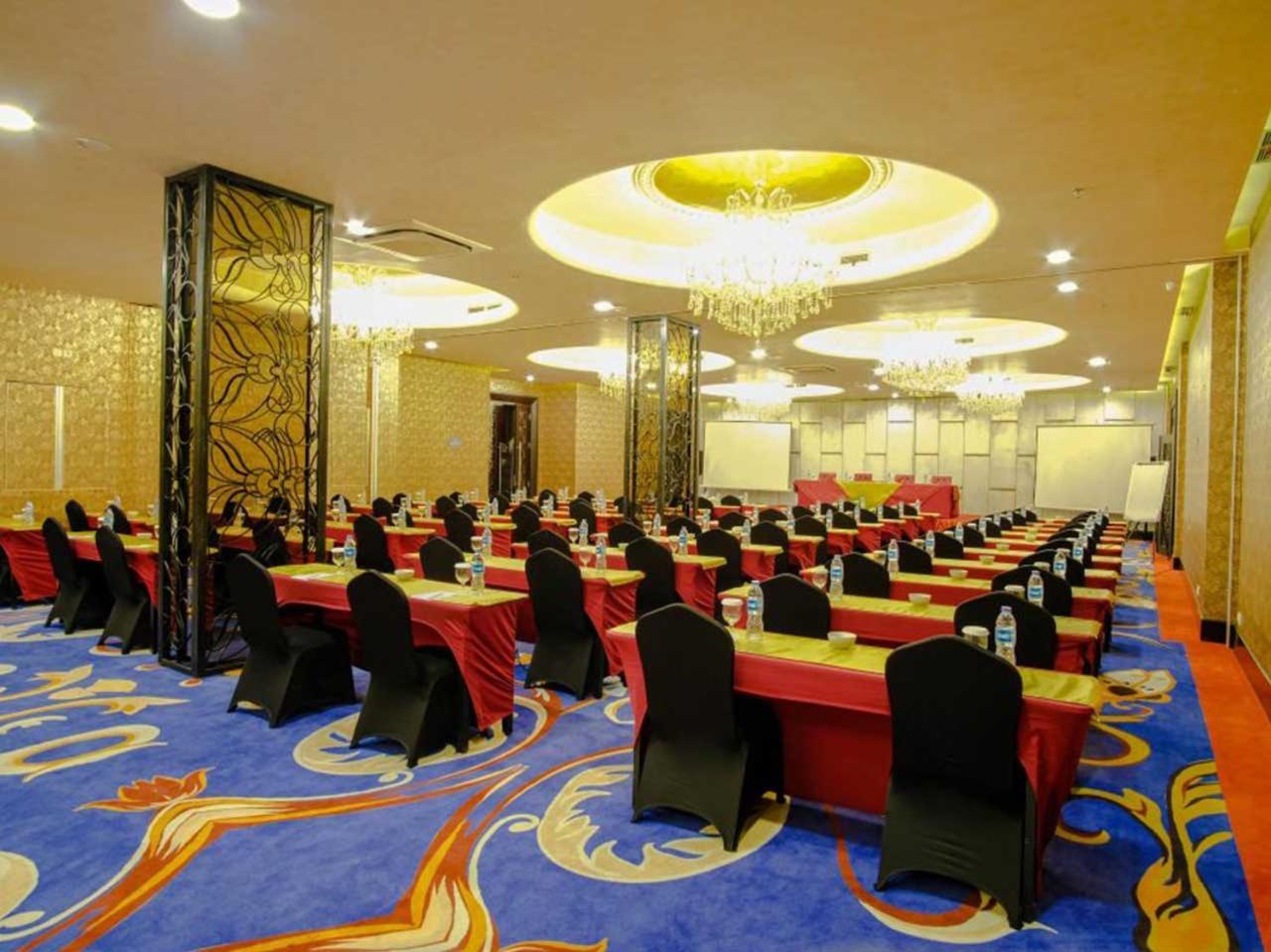 Sapphire Sky Hotel & Conference Serpong Exterior foto