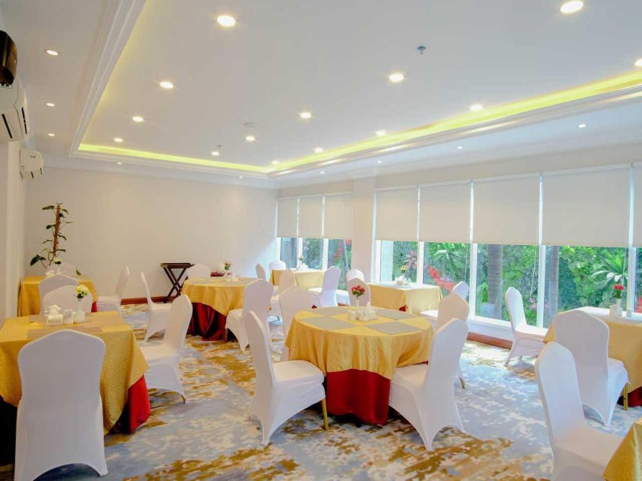 Sapphire Sky Hotel & Conference Serpong Exterior foto