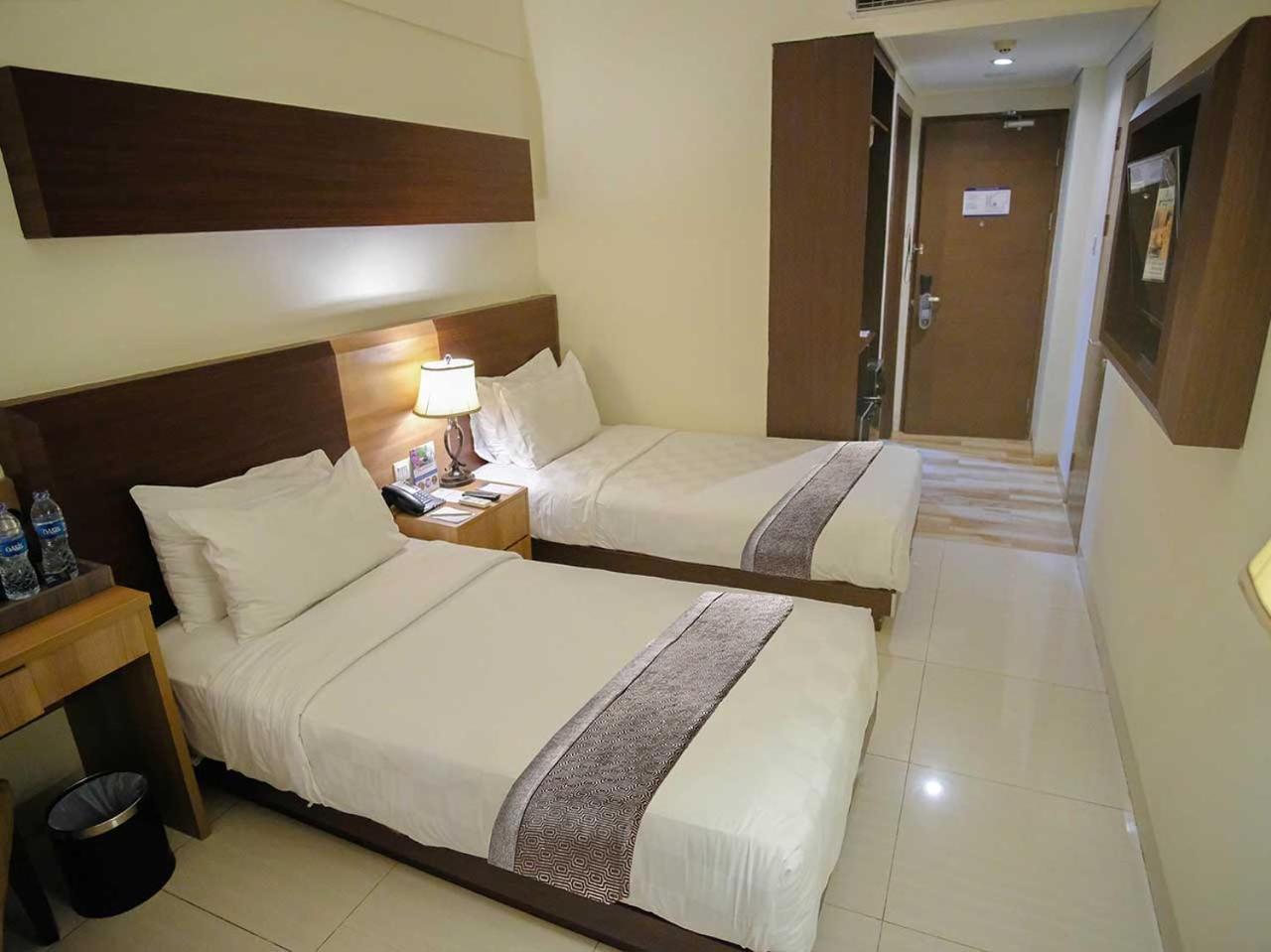 Sapphire Sky Hotel & Conference Serpong Exterior foto