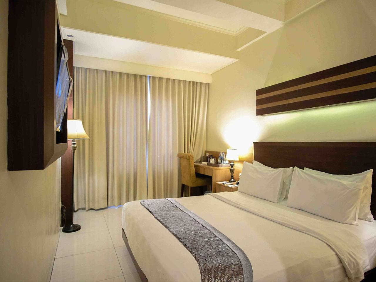 Sapphire Sky Hotel & Conference Serpong Exterior foto