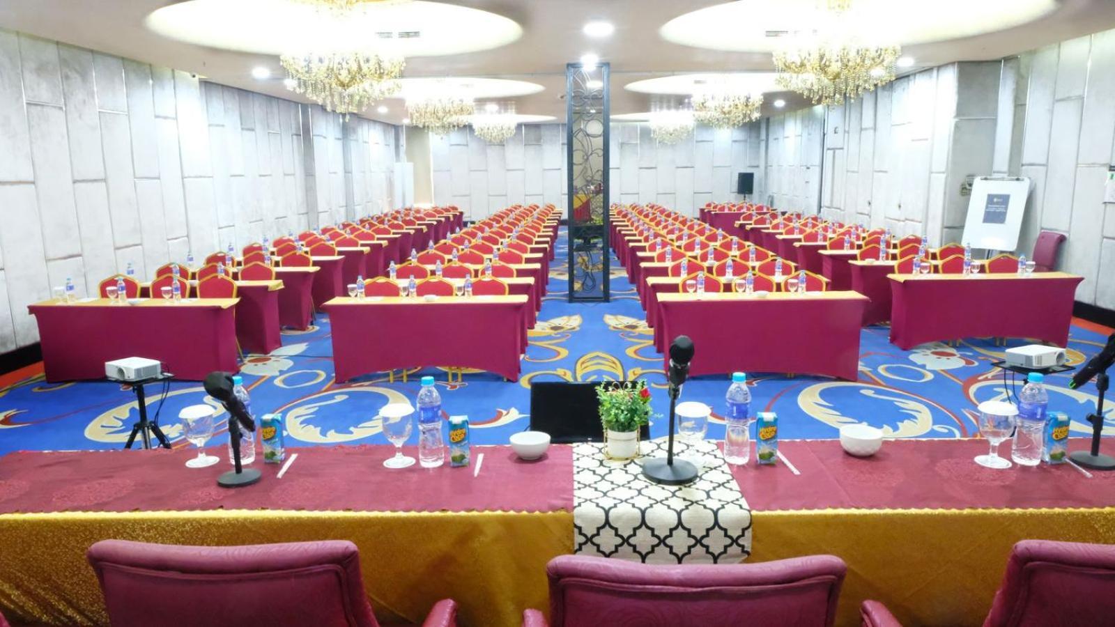 Sapphire Sky Hotel & Conference Serpong Exterior foto
